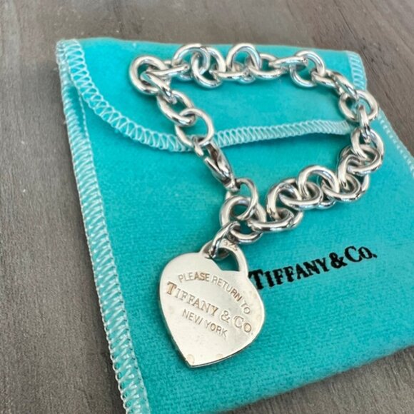 Tiffany’s Heart Charm Bracelet - Picture 4 of 4
